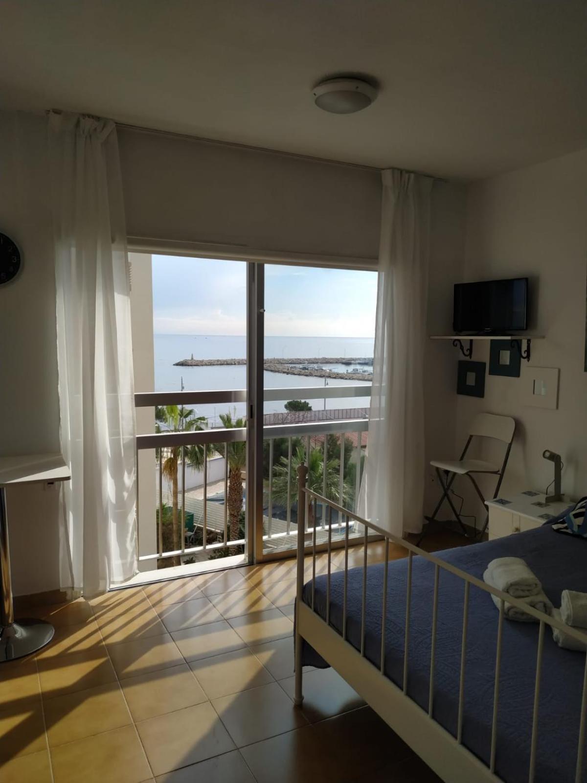 Mikis'S Seagate Studio Aprt. Larnaca Bagian luar foto